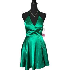 NEW Blondie Nites Junior's Satin Green V Neck Halter Dress Size 1